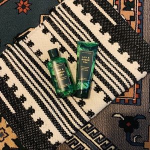 🎉🎉Bath and body works set in lily and green tea
